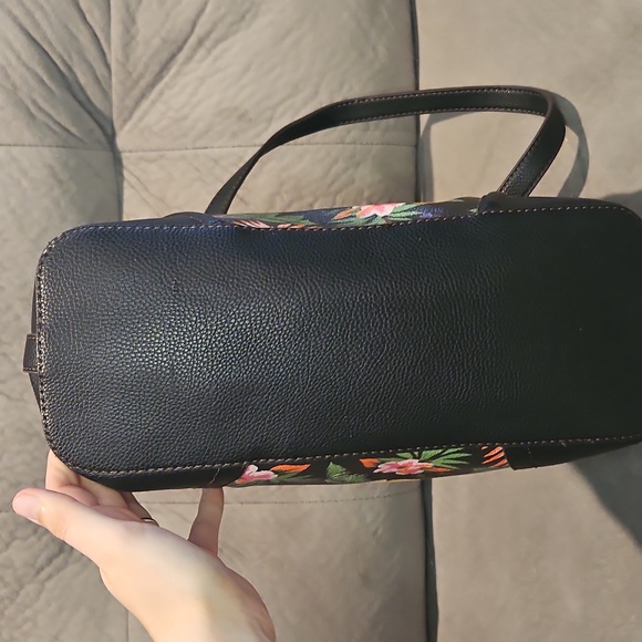 Liz Claiborne Floral Shoulder Bag - Picture 13 of 13